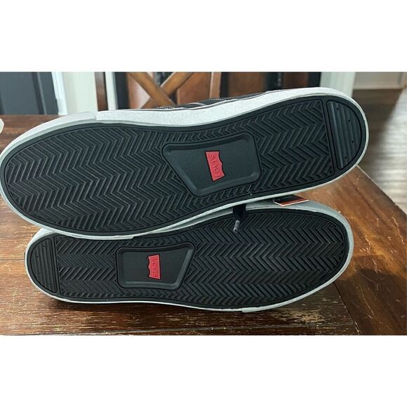 Levi's® Miles Perforated Casua - Picture 6 of 7